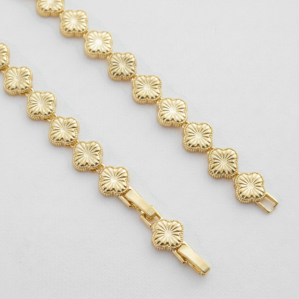 Choker Yonca Motifli Kolye - Mikro Taş Detaylı, 14K Altın Kaplama